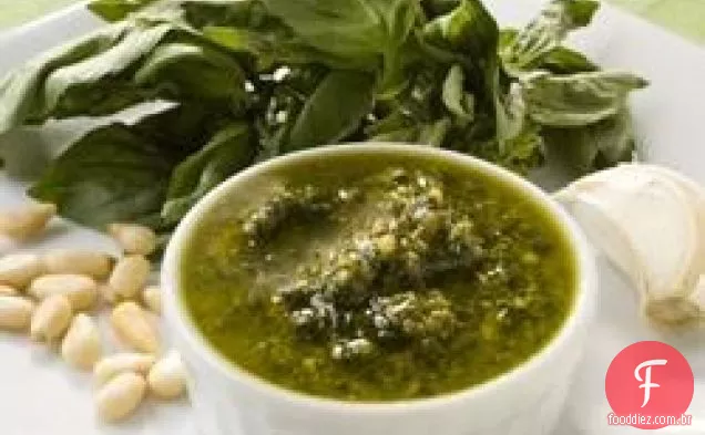 Pesto Simples de Alho e Manjericão