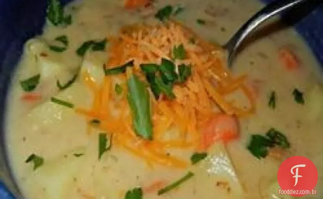 Sopa de Vegetais com Cheddar