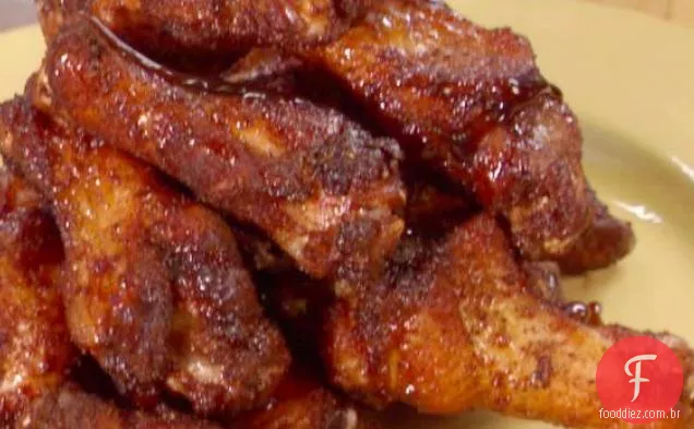 Asinhas de frango Jerk com cobertura de açúcar mascavo e rum