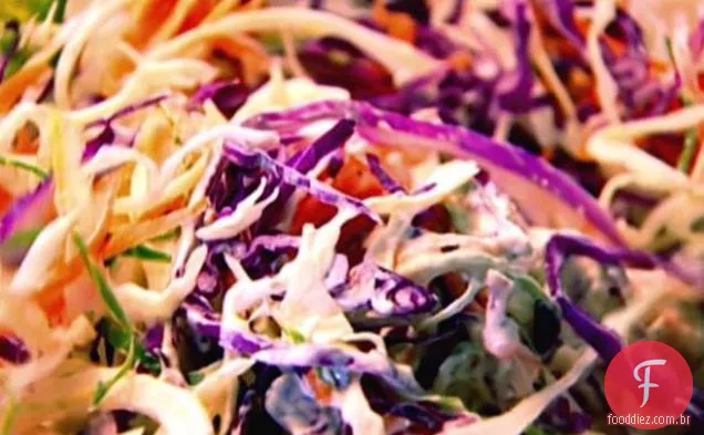 Salada de repolho com vegetais