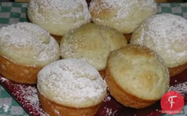 Muffins de queijo cremoso para brunch