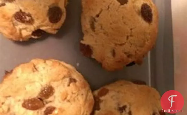 Biscoitos de passas gigantes