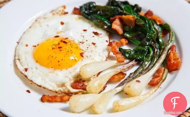 Ovos fritos com rampas e Bacon
