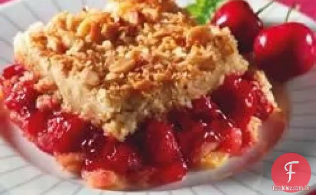 Bolo de cereja e abacaxi Cabana Dump