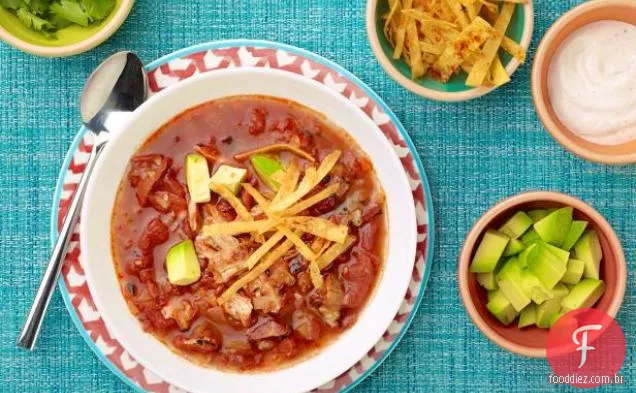 Sopa de Tortilha de Frango Grelhado com Creme de Tequila