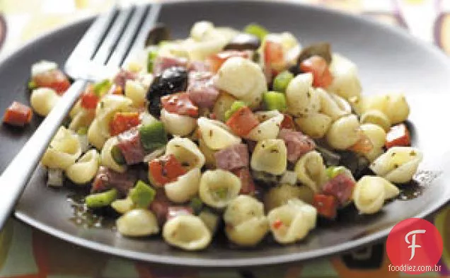 Salada de Macarrão com Salame