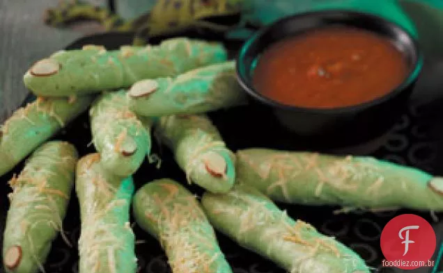 Palitos de Pão de Dedo Peludo de Bruxa