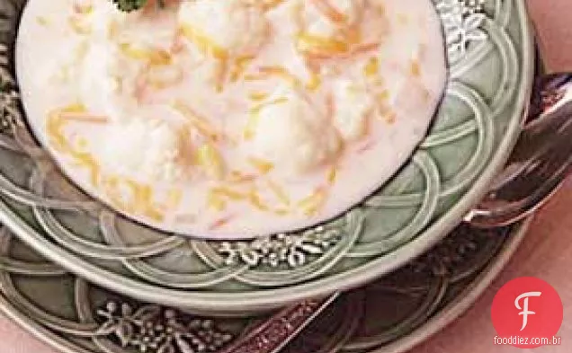 Sopa de Couve-Flor com Queijo