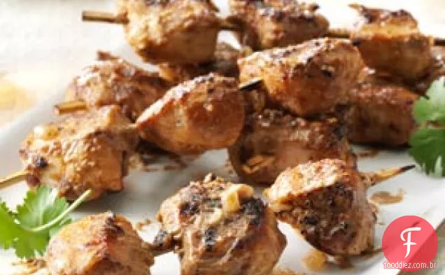 Espetinhos de Frango com Amendoim Picante