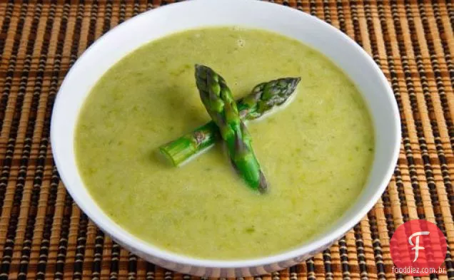 Sopa Cremosa De Espargos Com Cogumelos Morel E Rampas