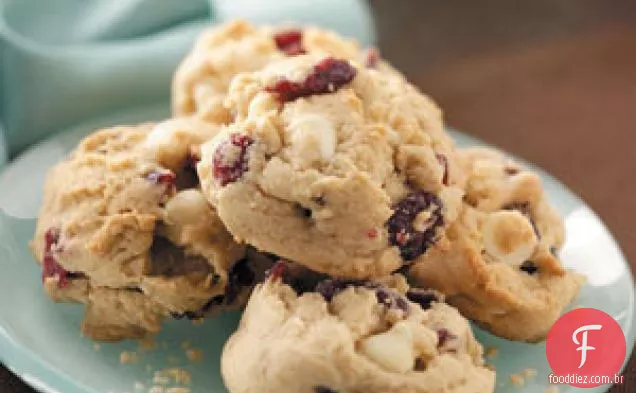 Biscoitos de chocolate branco e cranberry