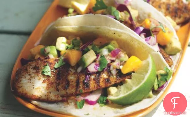 Tacos De Peixe Grelhado Com Molho De Manga