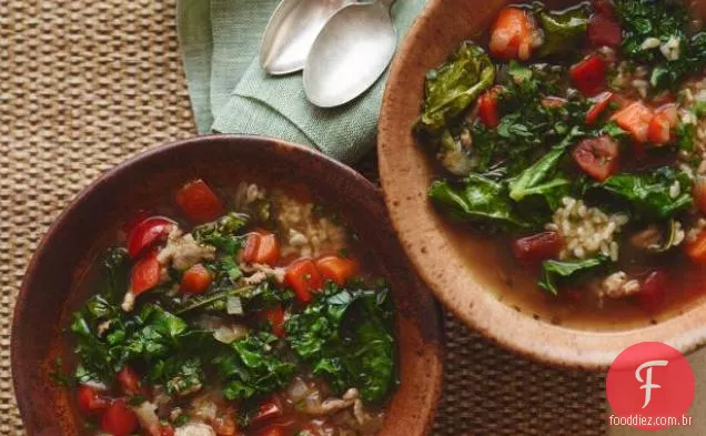 Sopa de peru, couve e arroz integral