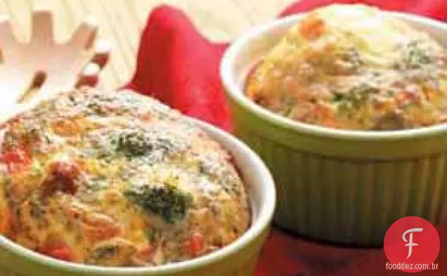 Copinhos de quiche de bacon e brócolis