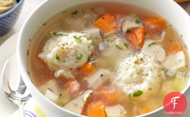 Sopa de Bolinho de Frango Saudável