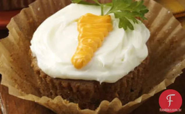 Cupcakes com cobertura de cenoura