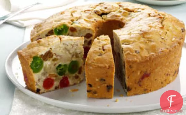 Bolo de frutas branco reformado