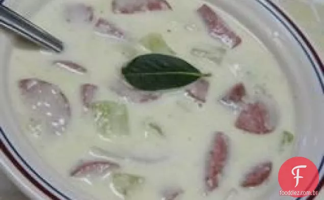 Sopa de Batata e Linguiça de Peru