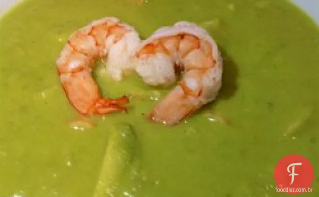 Bisque de camarão com abacate