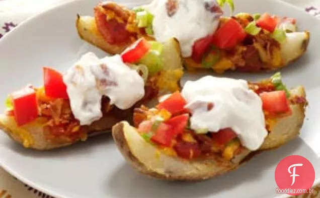 Cascas de batata grelhadas com cobertura cremosa