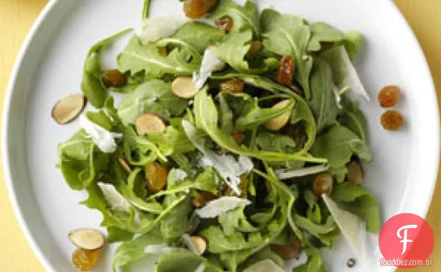 Salada de rúcula com parmesão ralado