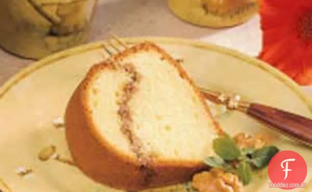 Bolo de café com nozes