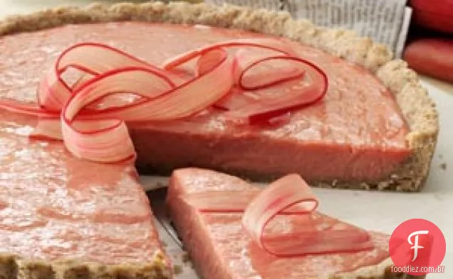 Torta de ruibarbo com crosta de biscoito amanteigado