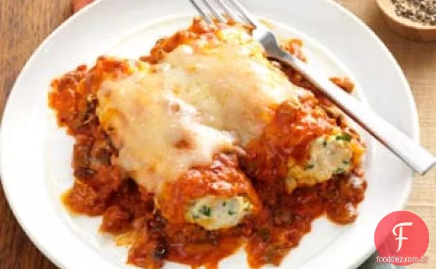 Manicotti de duas carnes feito em panela elétrica