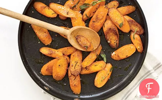 Cenouras salteadas com sálvia