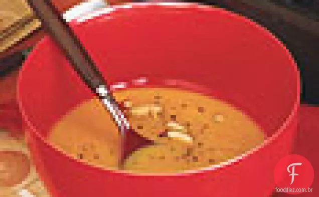 Cenoura com sopa de amêndoa torrada