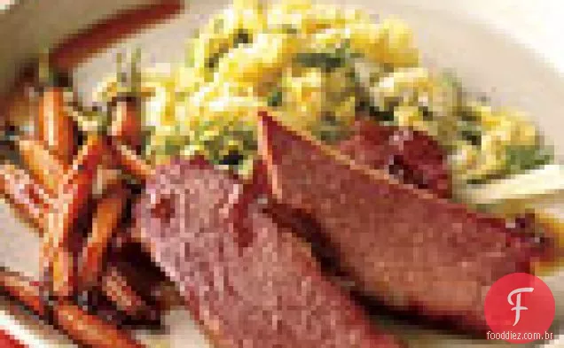 Carne enlatada e cenoura com marmelada-esmalte de uísque