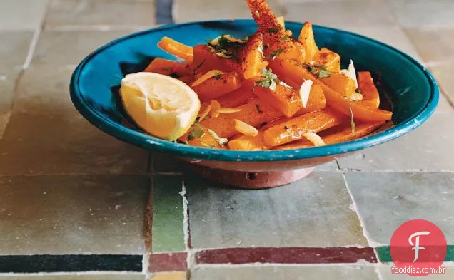 Cenouras picantes com salsa e coentro