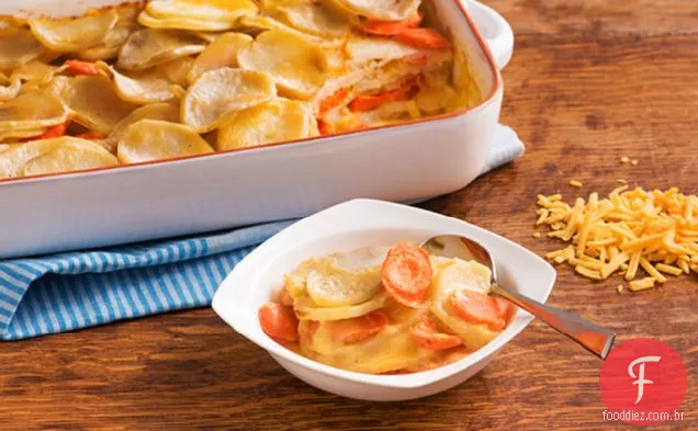 Batatas e cenouras com queijo