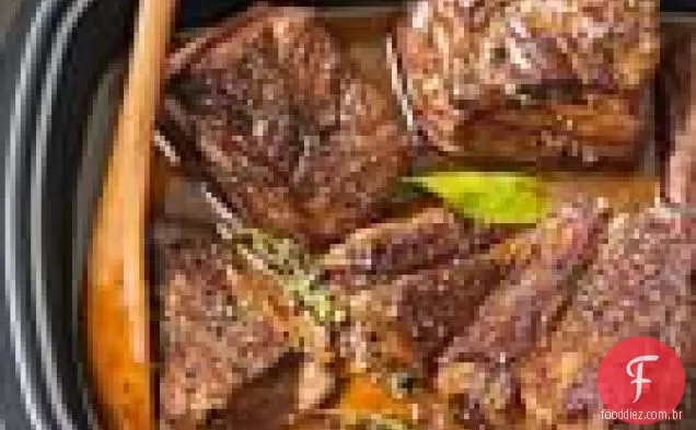 Costelas Curtas Assadas Com Cenouras