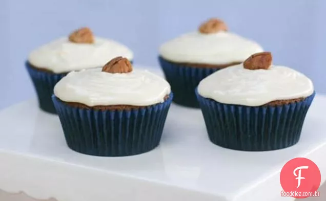 Cupcakes De Cenoura Com Cobertura De Queijo Creme De Bordo