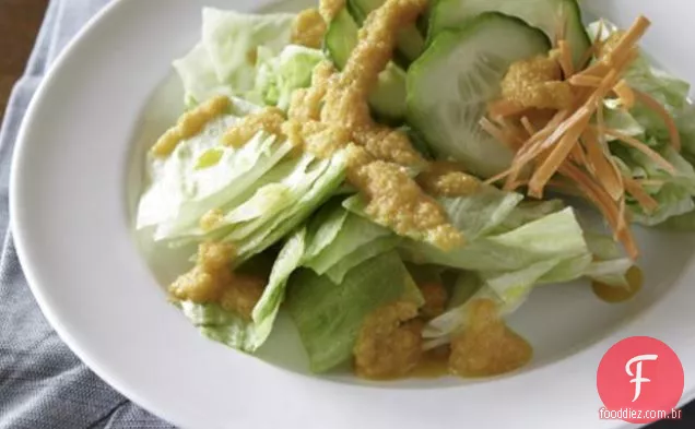 Salada Asiática Com Molho De Cenoura E Gengibre