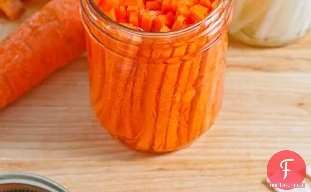 Cenouras em conserva vietnamitas e rabanete Daikon