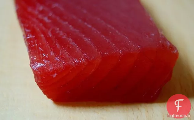 Atum Sashimi Com Daikon Em Conserva E Coentro Bebê