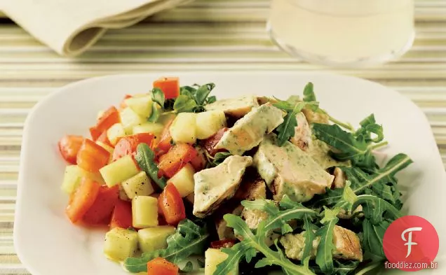 Salada de frango com molho deusa verde