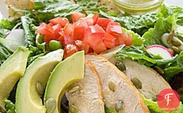 Salada de frango tostada leste-encontra-sudoeste