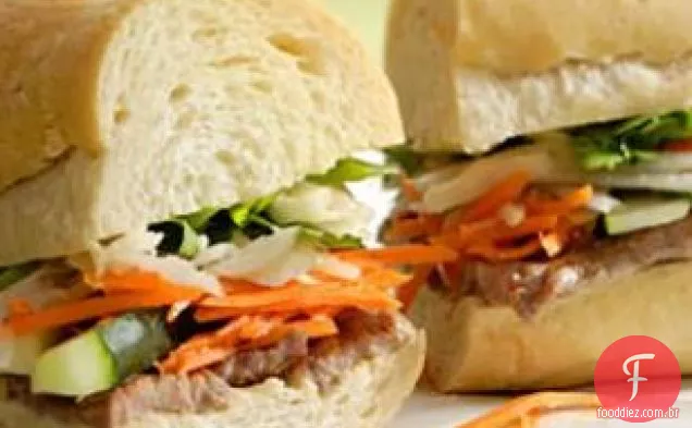 Sanduíche De Bife Vietnamita