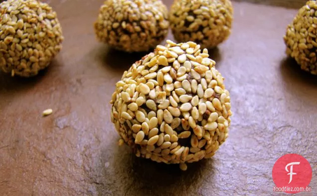 Trufas De Gergelim E Gengibre