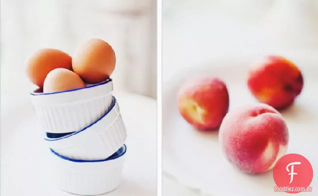 Bolos De Gengibre Com Pêssegos Brancos + Blackberry Coulis