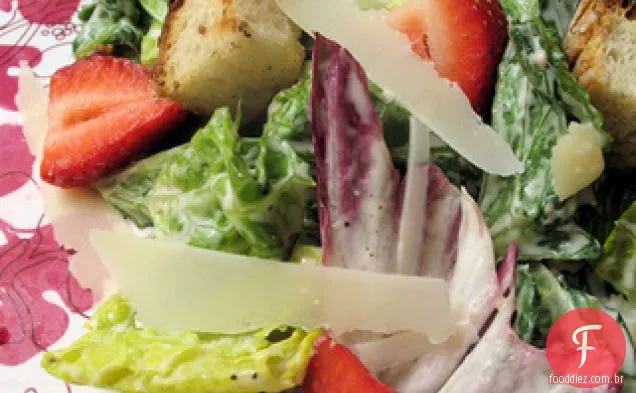 O famoso molho cremoso para salada Caesar de Kittencal