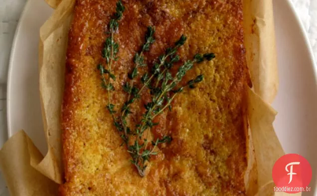 Bolo de iogurte de limão com xarope de gengibre e tomilho