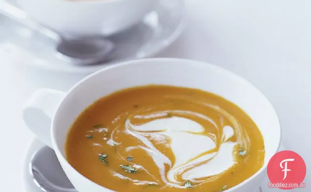Sopa de cenoura com gengibre com Crème Fraîche