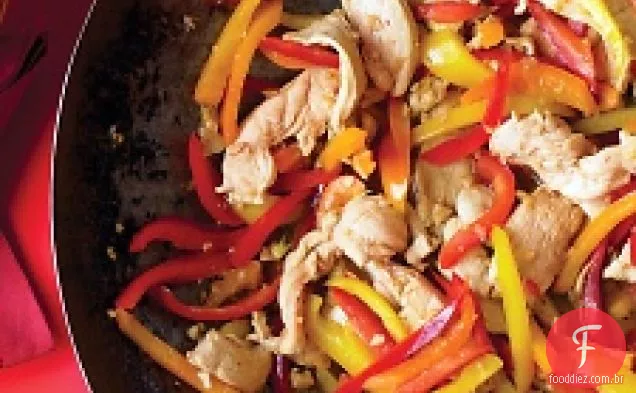 Frango frito com mel e gengibre com pimentão