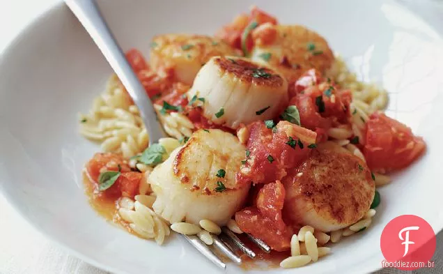 Vieiras com Orzo, tomate e gengibre