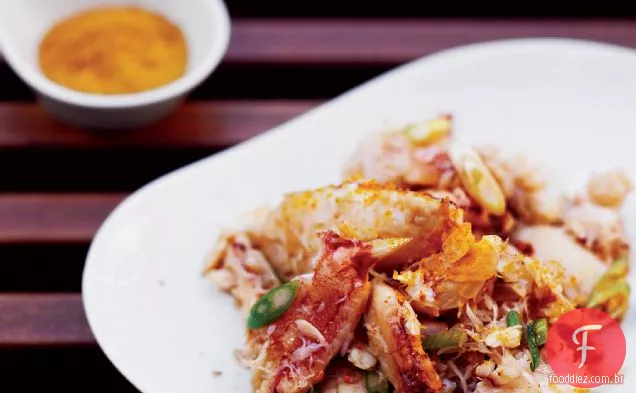 Salada de caranguejo com gengibre e casca de laranja seca