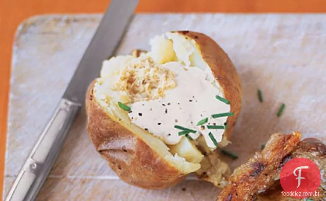 Rábano e cebolinha batatas assadas
